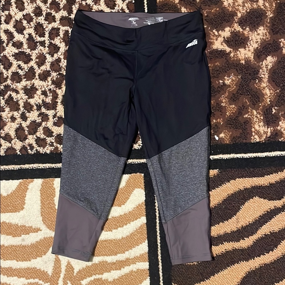 Avia Black and Gray Capris